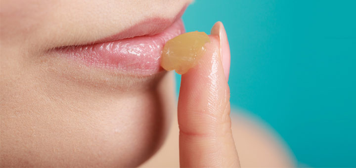 5 ways to use petroleum jelly for skin care